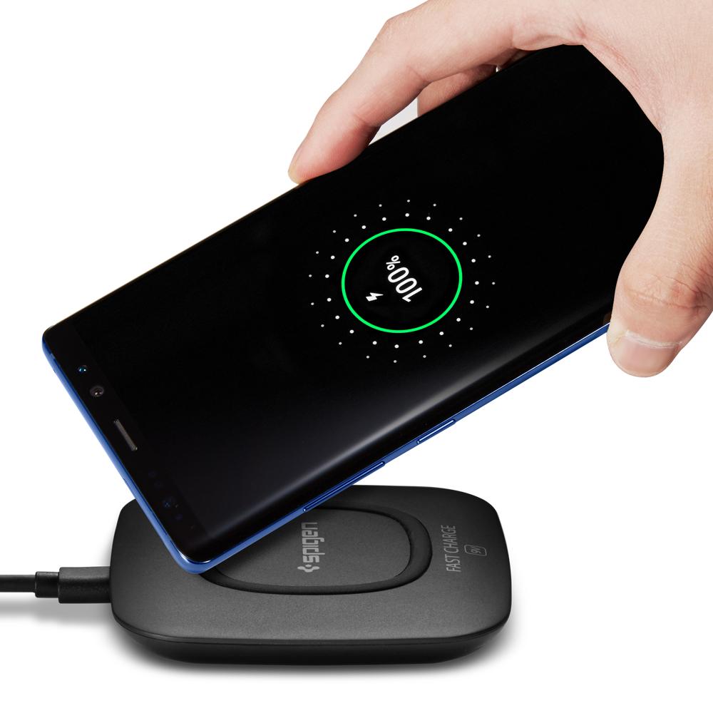 Беспроводное зарядное устройство Spigen Essential Fast Wireless Charger F301W Black (000CH20727)