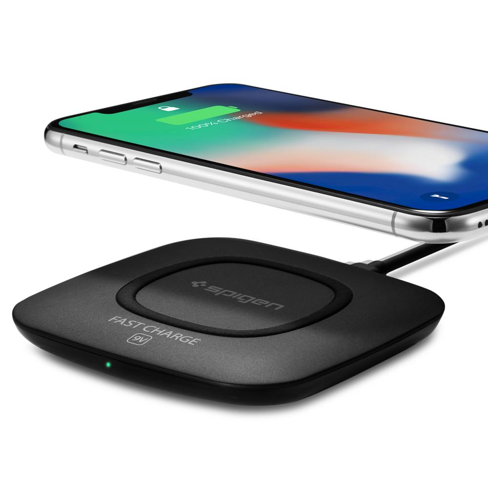 Беспроводное зарядное устройство Spigen Essential Fast Wireless Charger F301W Black (000CH20727)